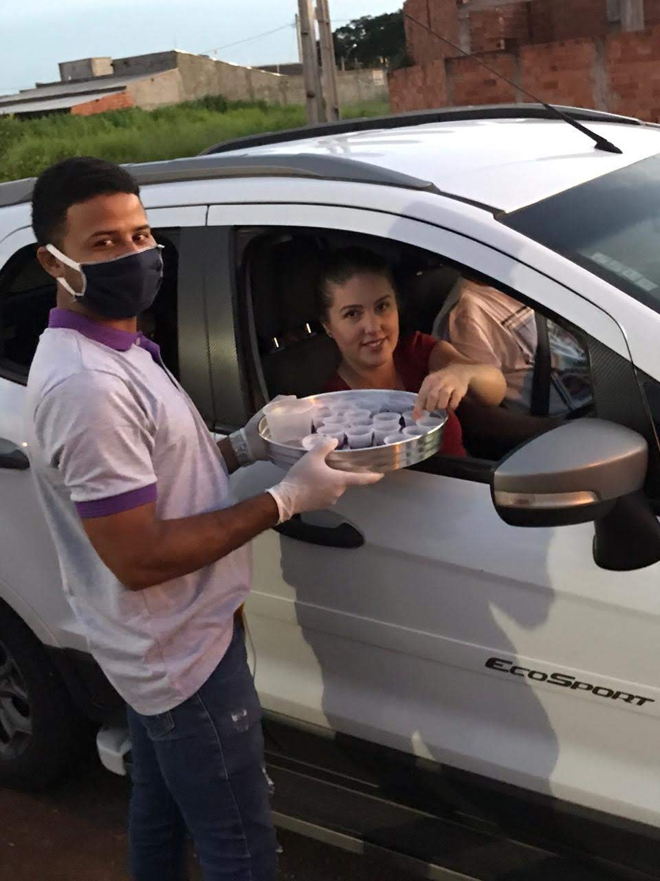 Entrega da Santa Ceia no formato drive-thru
